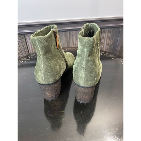 9 1/2, Rockport Cobb Hill ankle boots in green suede. Purchased but never worn. - Picture 4 of 12